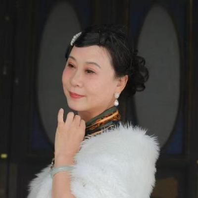短剧演员贺湘岚