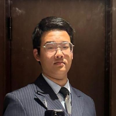 短剧演员罗向宁
