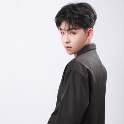 短剧演员侯雨辰