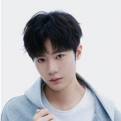 短剧演员李彦汛