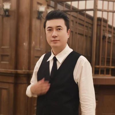 短剧演员杨小钟