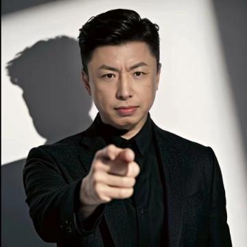 短剧演员杨立华