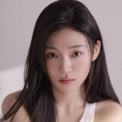 短剧演员殷乐