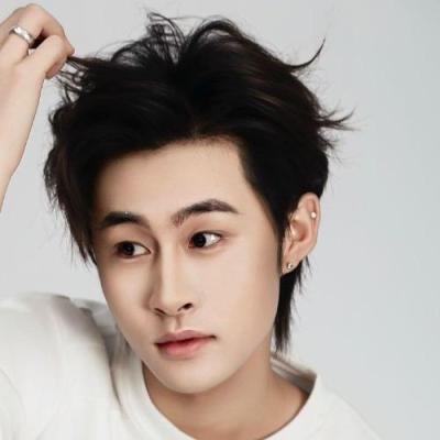 短剧演员完颜智忠