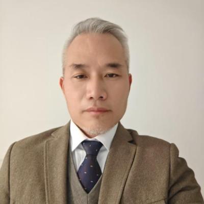 短剧演员刘伟华