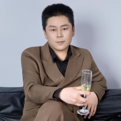 短剧演员刘玉亮