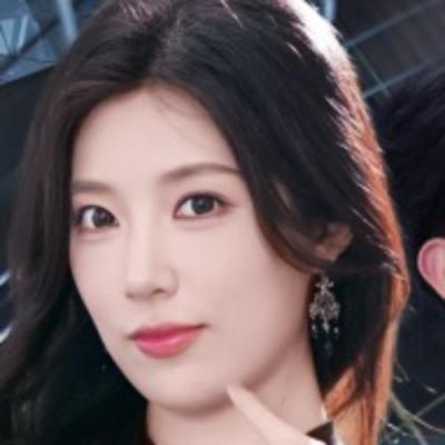 短剧演员张馨玥