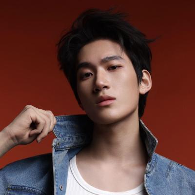 短剧演员简嘉庆