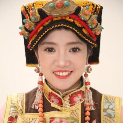 短剧演员何瑜娟