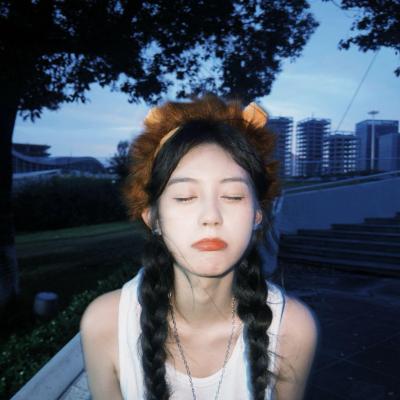 短剧演员李执嫣
