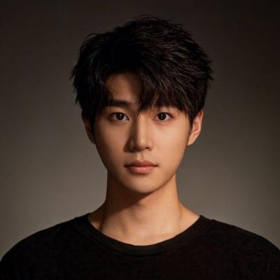 短剧演员陈亦笑