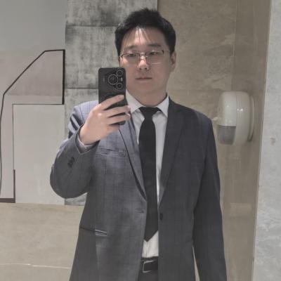 短剧演员程半斤