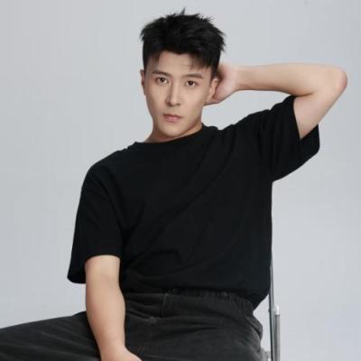 短剧演员胡锦坤