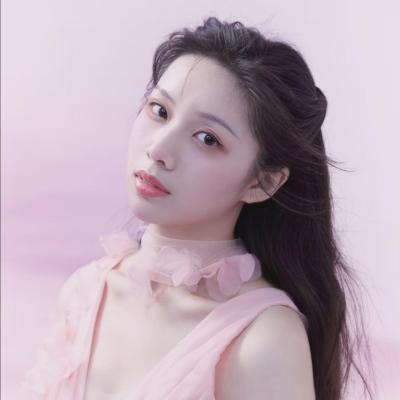 短剧演员张曼玉