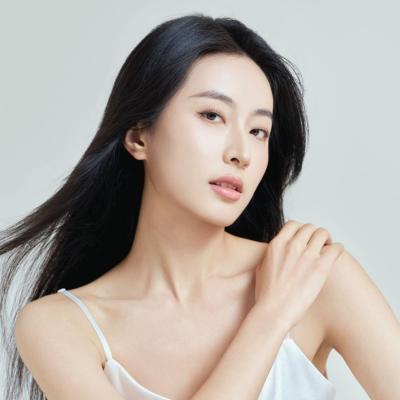 短剧演员尹馨然