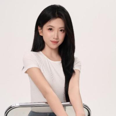 短剧演员李佳宁