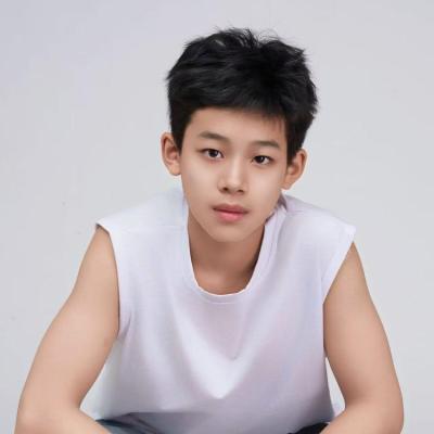 短剧演员曲梓桥