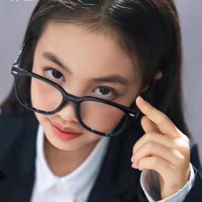 短剧演员邓钰琳