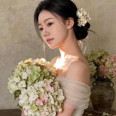 短剧演员刘晨一