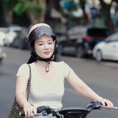 短剧演员李选玲