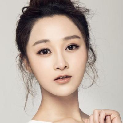 短剧演员曾丽瑶