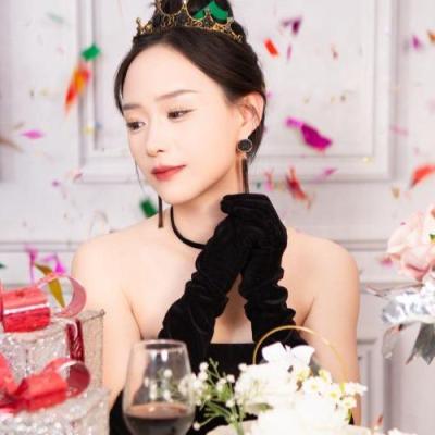短剧演员张茗儿