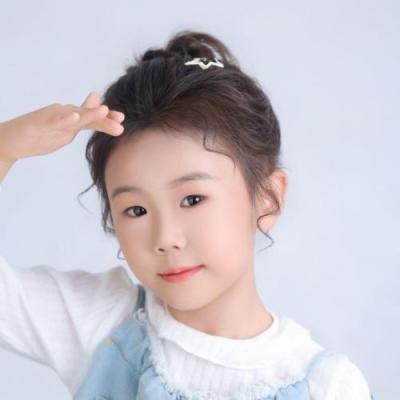 短剧演员杨雨彤