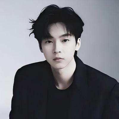 短剧演员邓伽伦