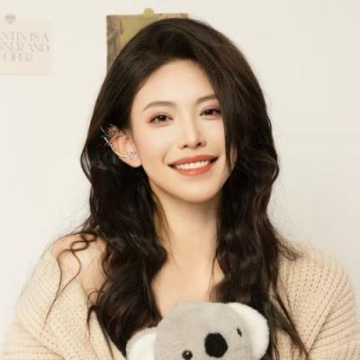 短剧演员王曼珂