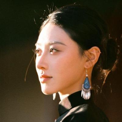 短剧演员李恩彤