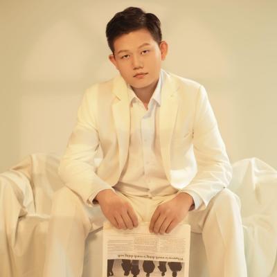 短剧演员荧火