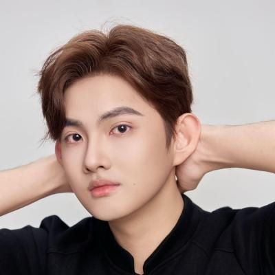 短剧演员罗屹然