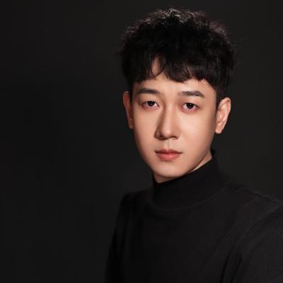 短剧演员周锐