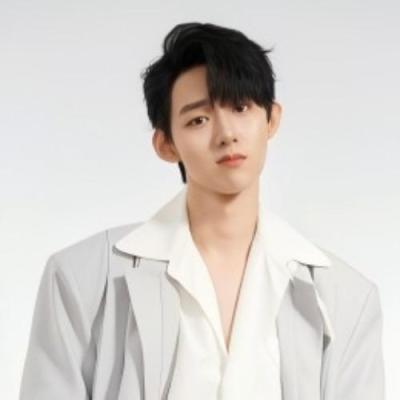 短剧演员邱圣翔