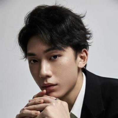 短剧演员梁小兀