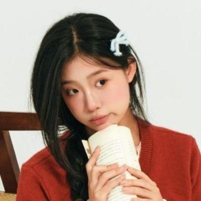 短剧演员李婧雯